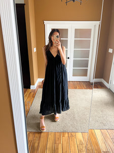DELORES FLOWY MAXI DRESS (2 COLOURS)
