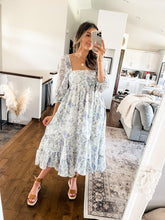 Load image into Gallery viewer, CECILY FLORAL MAXI DRESS