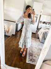 Load image into Gallery viewer, CECILY FLORAL MAXI DRESS