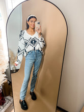 Load image into Gallery viewer, DAKOTA SWEATER (S-XL)