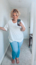 Load image into Gallery viewer, RIBBED WHITE BUTTON TEE (XL-2XL)